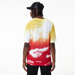 New Era NBA Chicago Bulls Sky All Over Print Oversized T-Shirt ''Red'